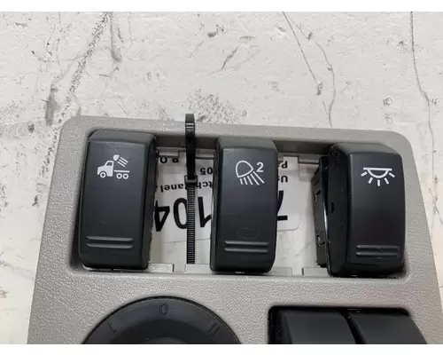 PETERBILT 579 Dash  Console Switch