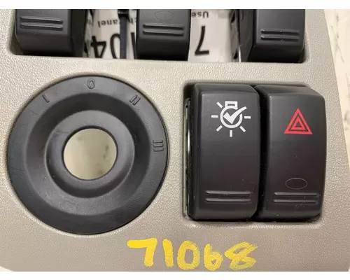 PETERBILT 579 Dash  Console Switch