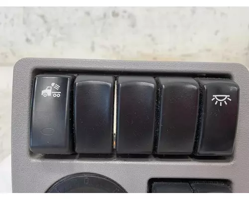 PETERBILT 579 Dash  Console Switch