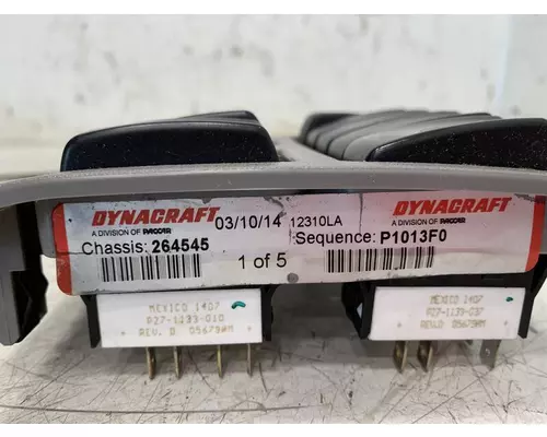 PETERBILT 579 Dash  Console Switch