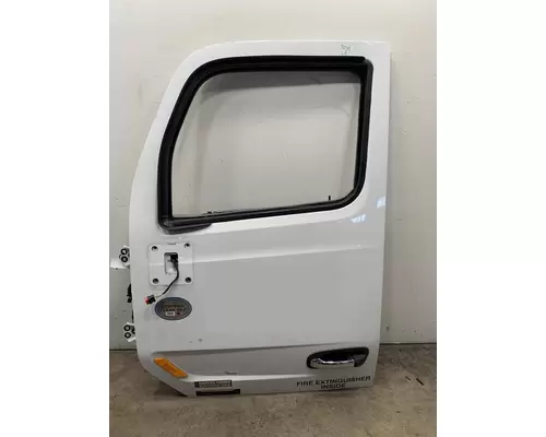 PETERBILT 579 Door Assembly, Front