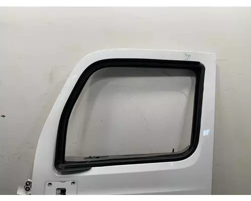 PETERBILT 579 Door Assembly, Front