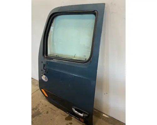 PETERBILT 579 Door Assembly, Front