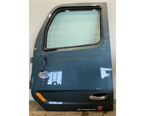 PETERBILT 579 Door Assembly, Front