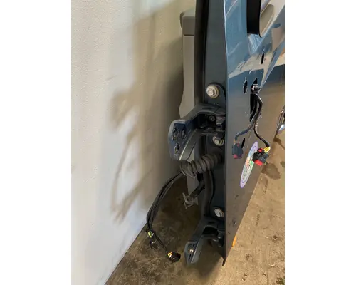 PETERBILT 579 Door Assembly, Front