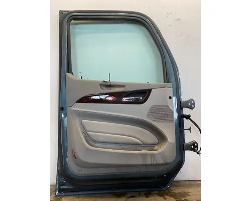 PETERBILT 579 Door Assembly, Front