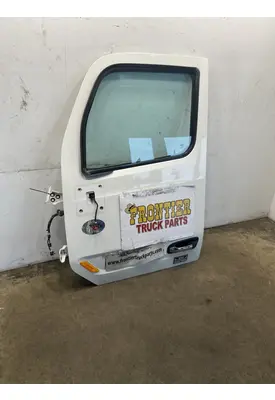 PETERBILT 579 Door Assembly, Front