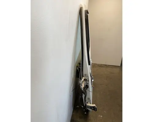 PETERBILT 579 Door Assembly, Front
