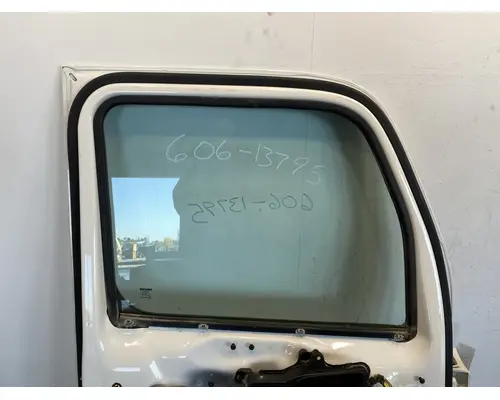 PETERBILT 579 Door Assembly, Front