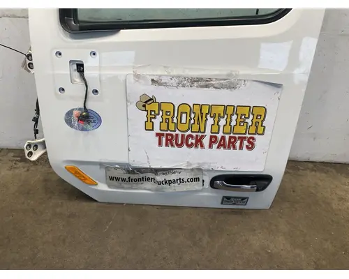 PETERBILT 579 Door Assembly, Front