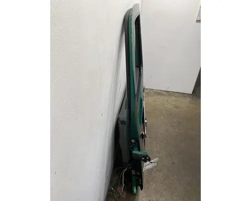 PETERBILT 579 Door Assembly, Front