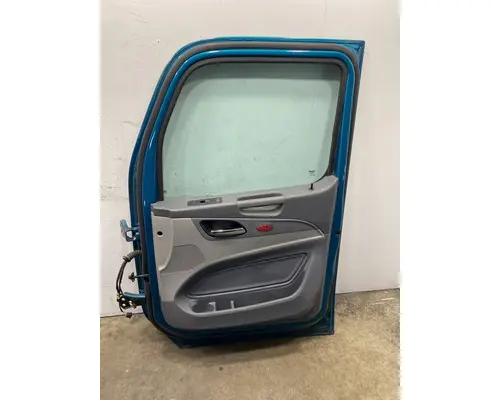 PETERBILT 579 Door Assembly, Front