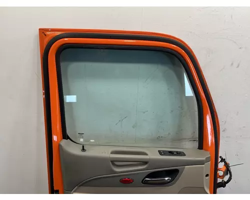 PETERBILT 579 Door Assembly, Front