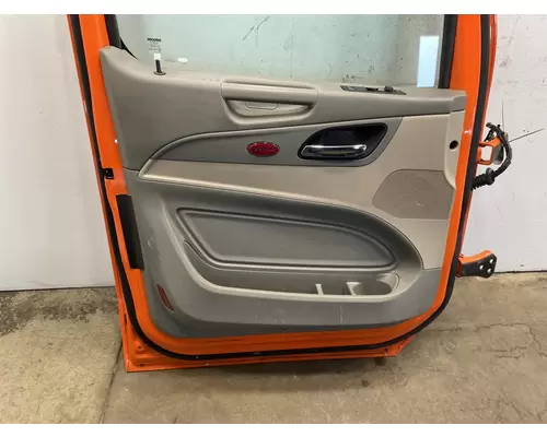 PETERBILT 579 Door Assembly, Front