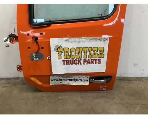 PETERBILT 579 Door Assembly, Front