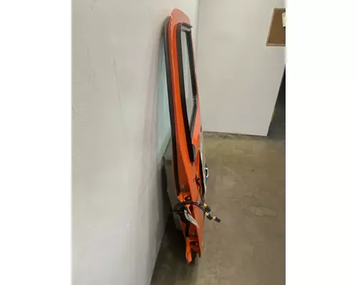 PETERBILT 579 Door Assembly, Front