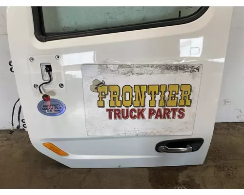PETERBILT 579 Door Assembly, Front