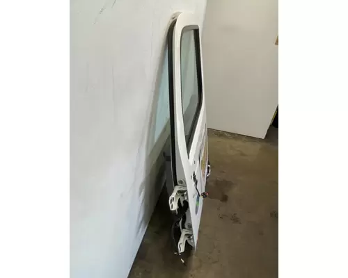 PETERBILT 579 Door Assembly, Front