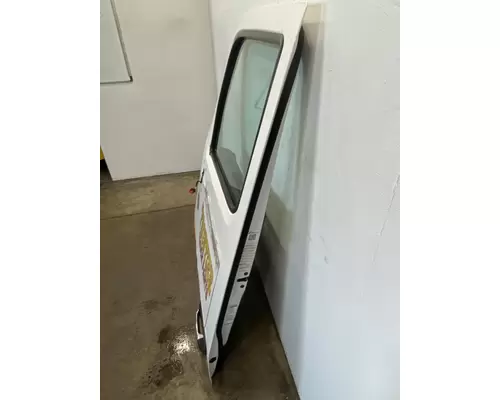 PETERBILT 579 Door Assembly, Front