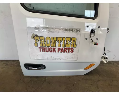 PETERBILT 579 Door Assembly, Front