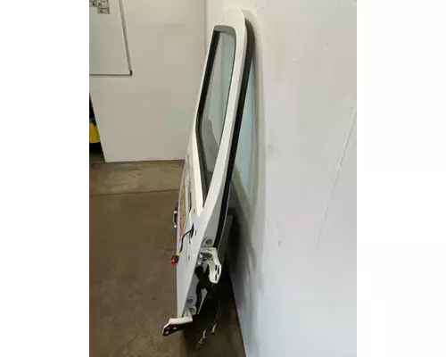 PETERBILT 579 Door Assembly, Front