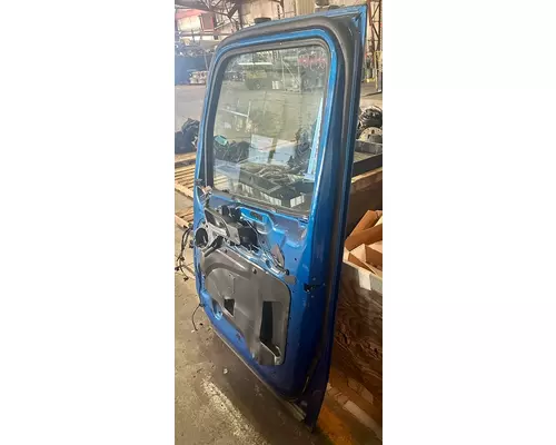 PETERBILT 579 Door Assembly, Front