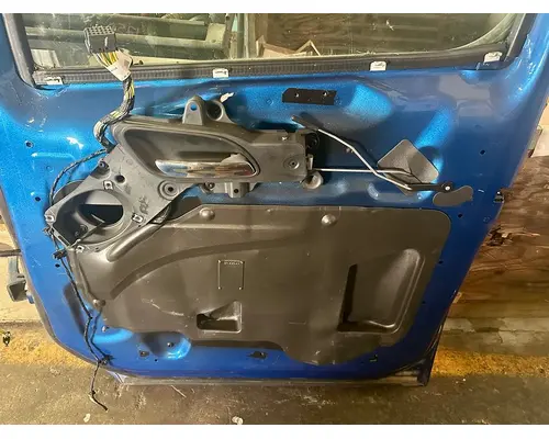 PETERBILT 579 Door Assembly, Front
