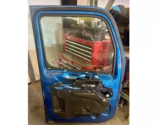 PETERBILT 579 Door Assembly, Front