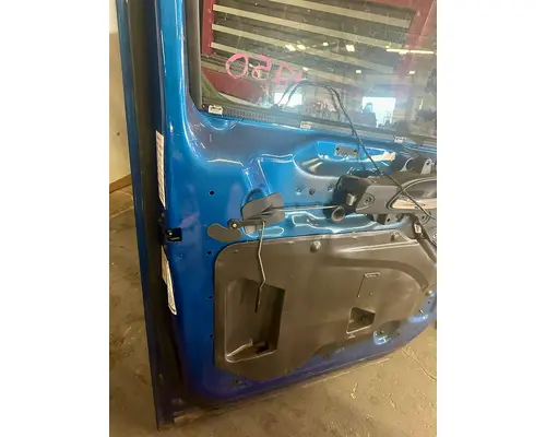 PETERBILT 579 Door Assembly, Front