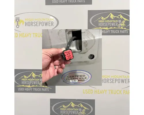 PETERBILT 579 Door Assembly, Front