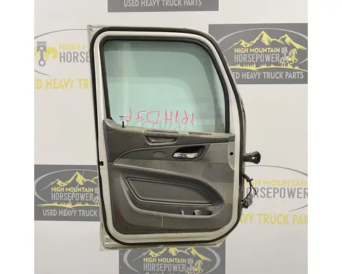 PETERBILT 579 Door Assembly, Front