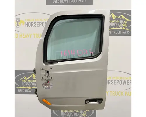 PETERBILT 579 Door Assembly, Front