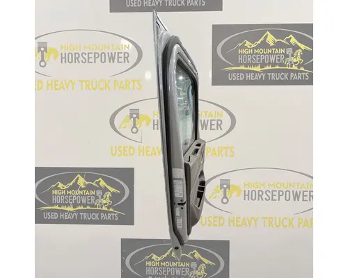 PETERBILT 579 Door Assembly, Front