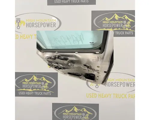 PETERBILT 579 Door Assembly, Front