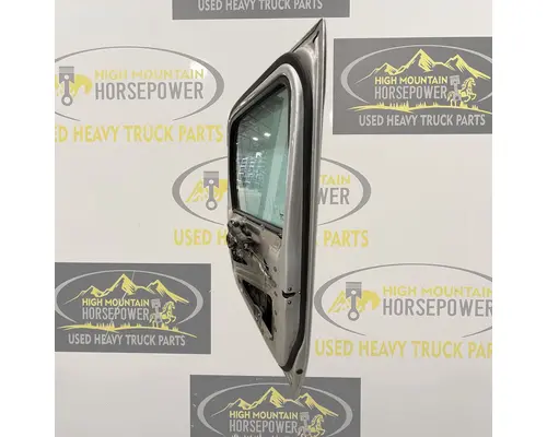 PETERBILT 579 Door Assembly, Front