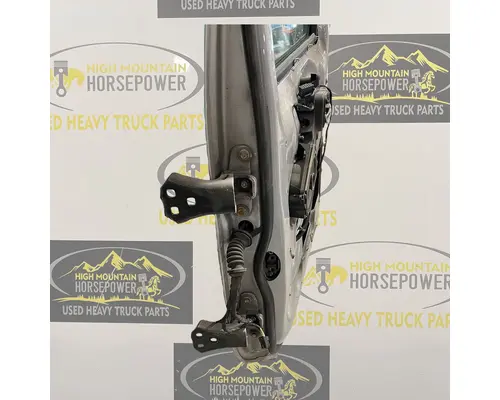 PETERBILT 579 Door Assembly, Front