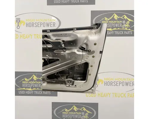 PETERBILT 579 Door Assembly, Front