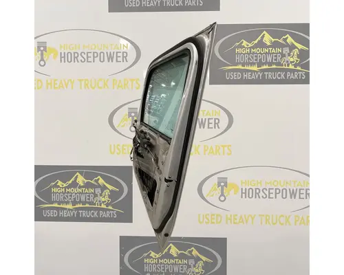 PETERBILT 579 Door Assembly, Front