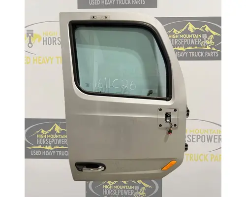 PETERBILT 579 Door Assembly, Front