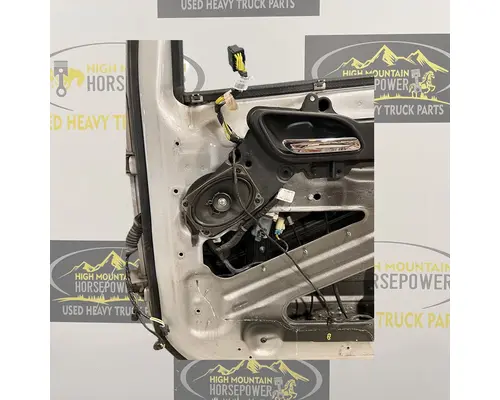 PETERBILT 579 Door Assembly, Front
