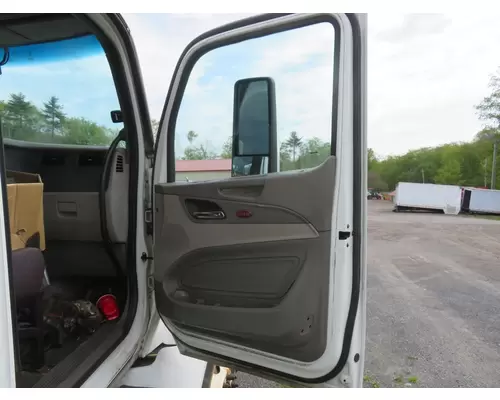 PETERBILT 579 Door Assembly, Front