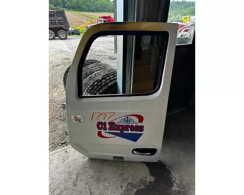 PETERBILT 579 Door Assembly, Front