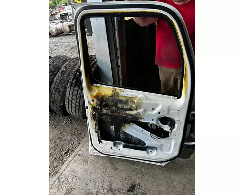 PETERBILT 579 Door Assembly, Front