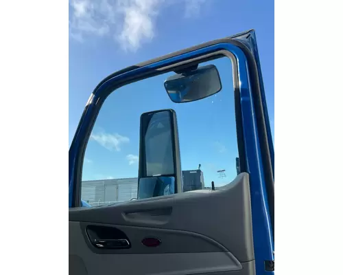 PETERBILT 579 Door Assembly, Front