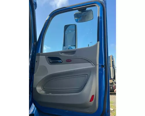 PETERBILT 579 Door Assembly, Front