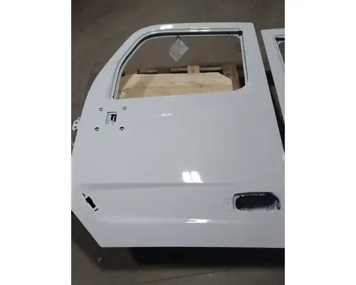 PETERBILT 579 Door Assembly, Front