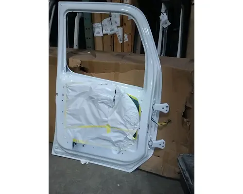 PETERBILT 579 Door Assembly, Front