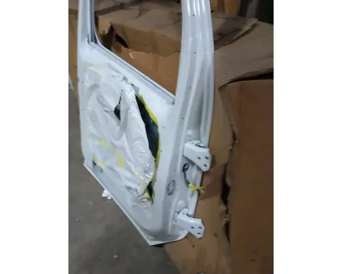 PETERBILT 579 Door Assembly, Front