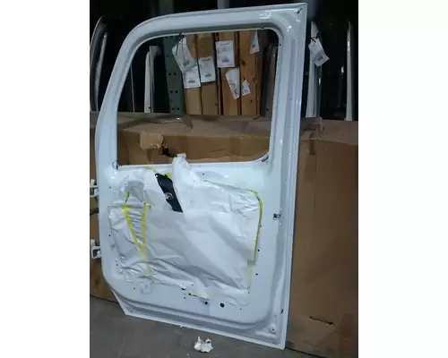 PETERBILT 579 Door Assembly, Front