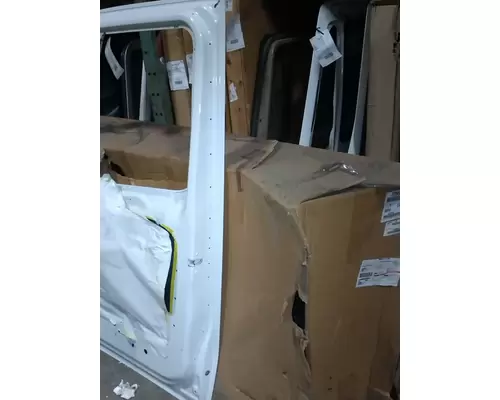 PETERBILT 579 Door Assembly, Front